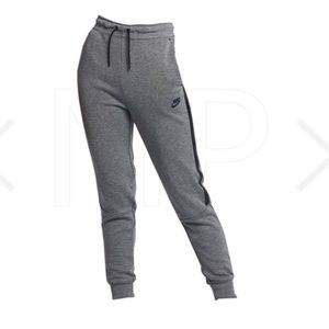 Nike Women’s tech fleece pants